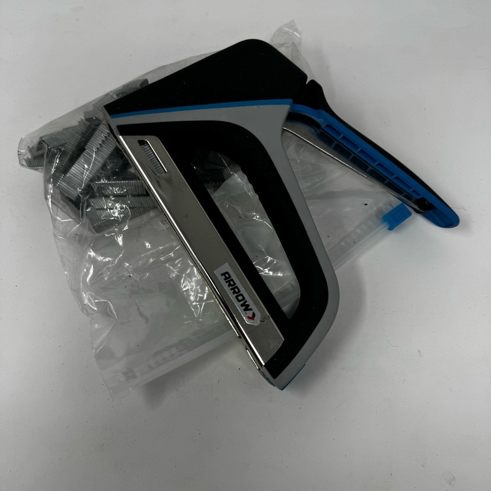 ArrowT50X TacMate Heavy Duty Staple Gun - Picture 2 of 3